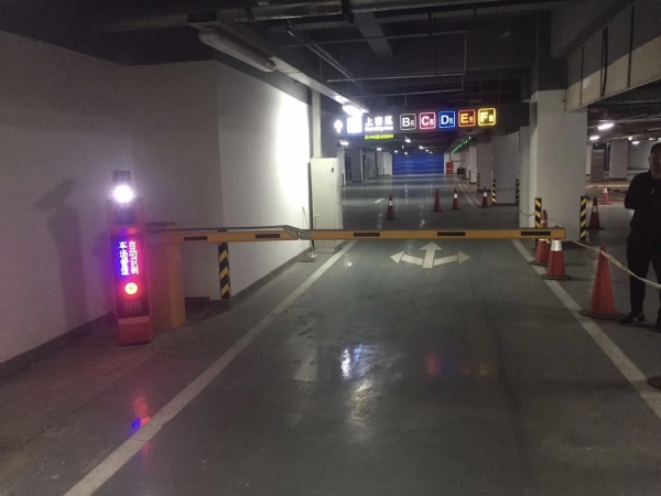 沈阳北站地下收费型停车场